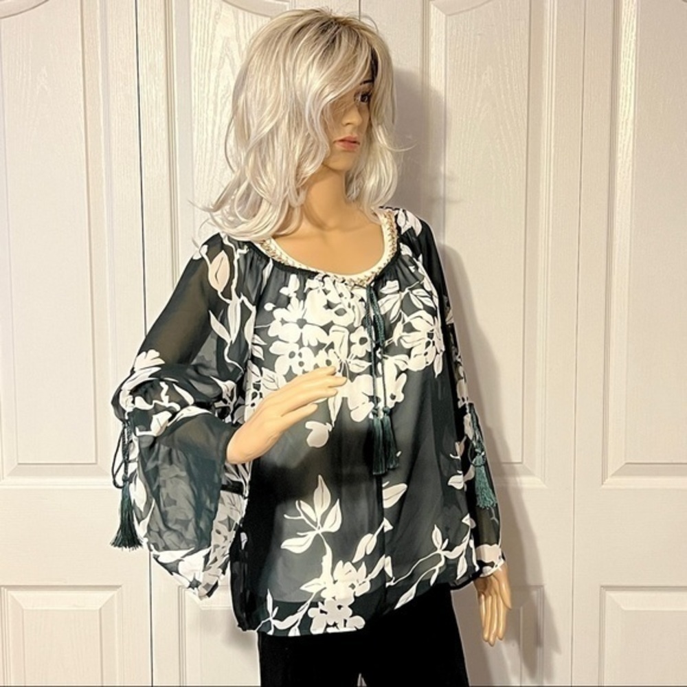 New York & Company Eva Mendes Green White Floral Blouse NWT - Picture 9 of 13